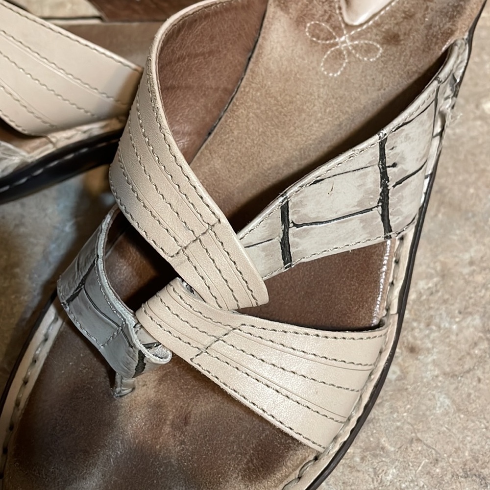 Clarks Artisan Collection Size 7 1/2 Women's Crea… - image 3